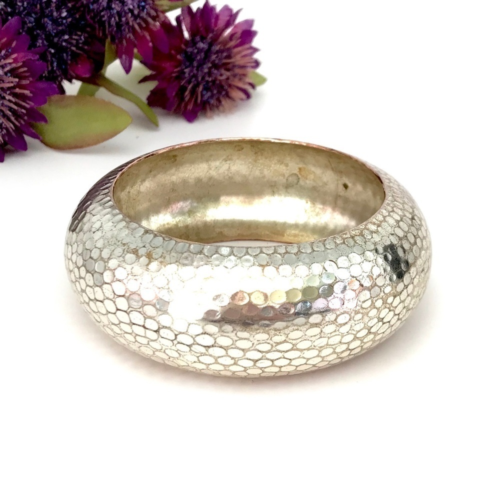 Silver tone Bangle Bracelet​​